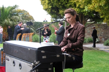 Hollie Smith entertains