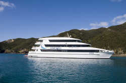 Overnight cruise ship Ipipiri