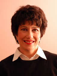 Dr Lynda Exton
