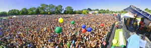 The crowd at Cheap as Chips 2006