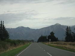 The mountain range came closer as we were heading toward Arthur's Pass.