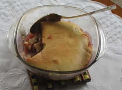 Cake pudding with apple and/or jam